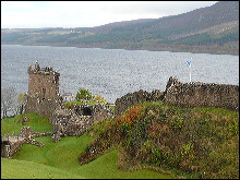 Castiilo de Urquhart al lado del Ness loch