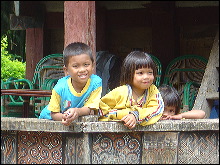 Niños indonesios