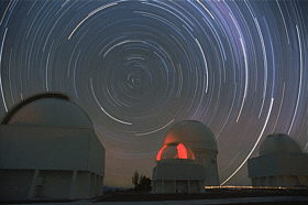 Movimiento aparente de las estrellas