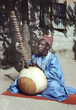 'Jalolu' tocant la kora