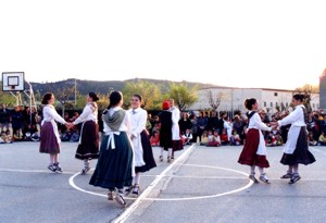 Participació de l'Esbart Dansaire Santvicentí.