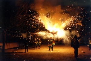 Focs artificials i correfoc a càrrec dels Geganters.