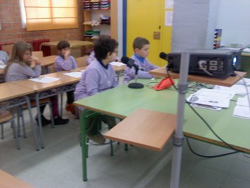 Classe de ràdio de l'escola Joan Abelló