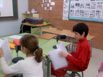 Classe de ràdio de l'escola Joan Abelló