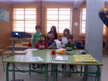 Classe de ràdio de l'escola Joan Abelló