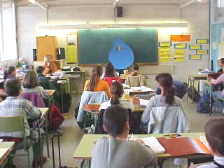 anunciant el conte del dia