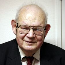 Benoît Mandelbrot  