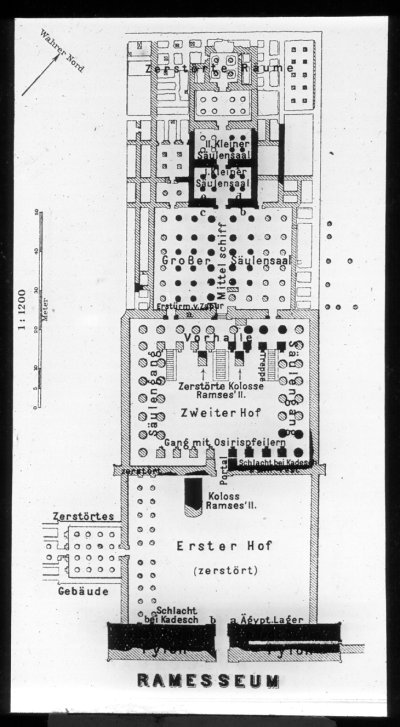 20a ramesseum.jpg (400x727; 69837 bytes)