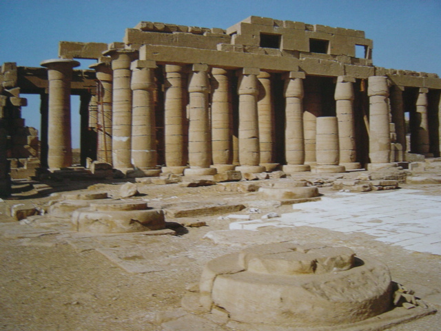 20b ramesseum.JPG (640x480; 156168 bytes)