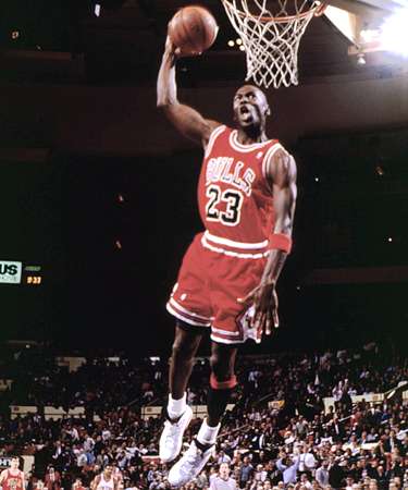 http://www.xtec.cat/centres/a8061117/alumnes/wait/esports/nba/Imatges%20de%20la%20nba/michael-jordan-doc.jpg