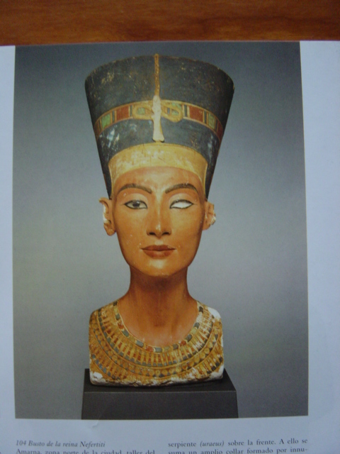 37a nefertiti.JPG (480x640; 143526 bytes)