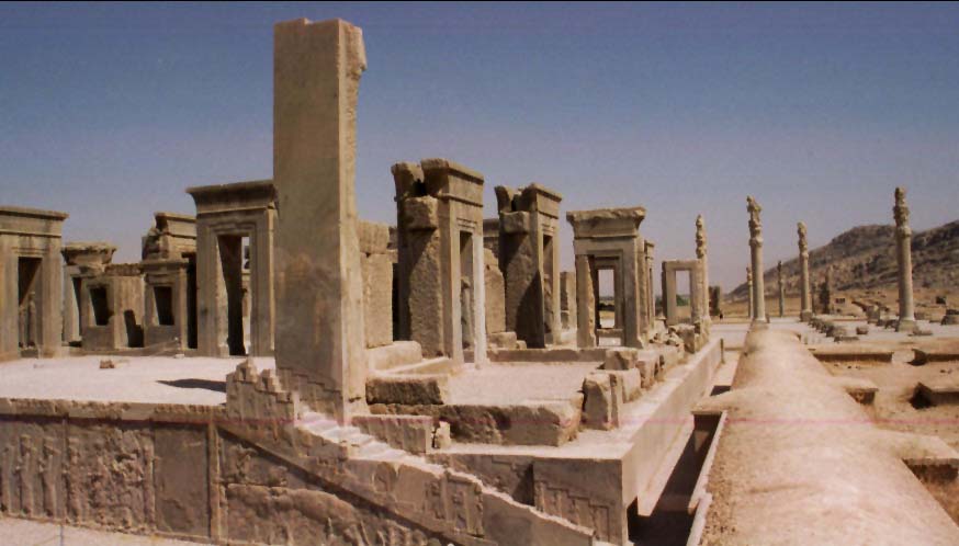 64b Persepolis.jpg (874x498; 54838 bytes)