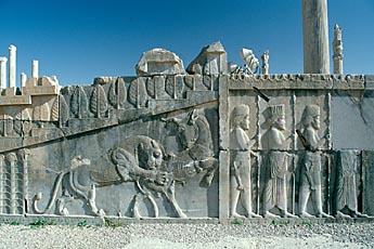 66 Persepolis-relief2.jpg (345x230; 33751 bytes)