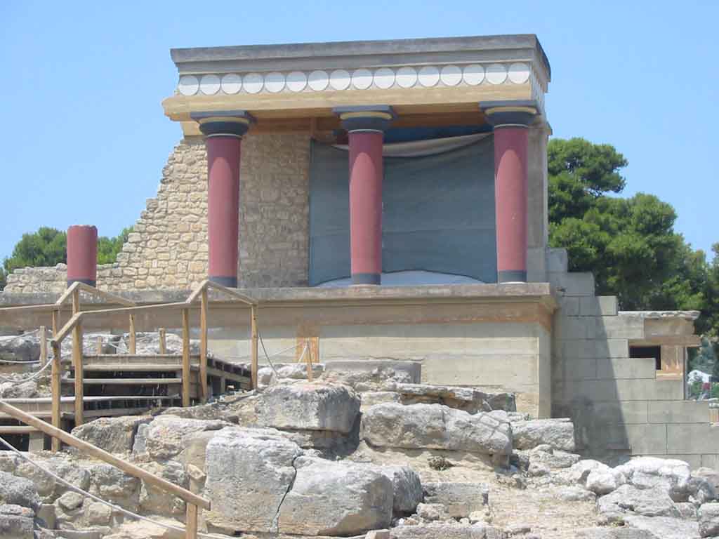 03c knossos-palace-gate.jpg (1024x768; 79422 bytes)