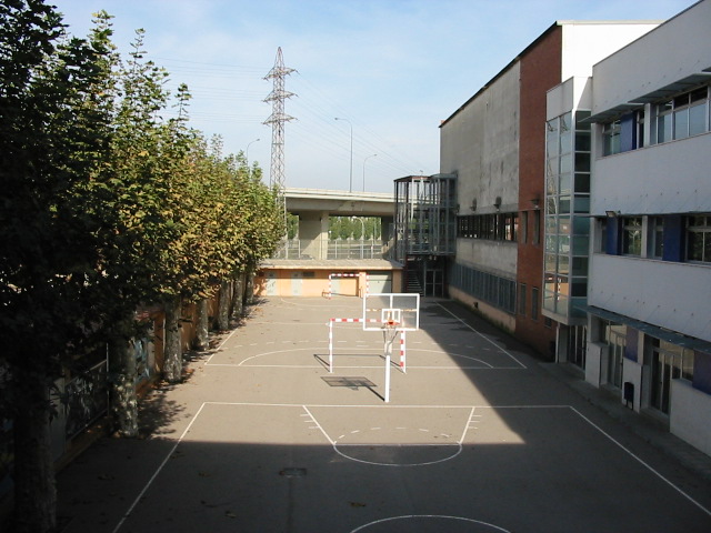 Pistes de bàsquet, handbol i futbol sala