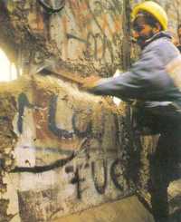 endreeocant el mur de Berlin