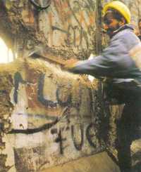 endreeocant el mur de Berlin