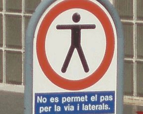 Prohibició de pas per la via