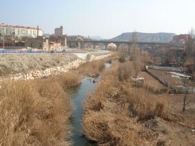 Aquest és el riu Anoia, des del pont del Molí Nou.