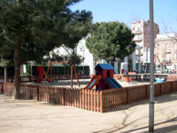 parc infantil al costat del Carrer Fermí Borràs