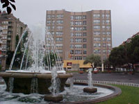 Plaça, font i Ajuntament
