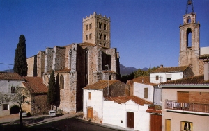 Els dos campanars: del Monestir i de la Casa de la Vila. Foto: Jordi Olavarrieta