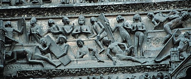 El Juicio Final. Fachada  oriental de la catedral de Bouges (Francia). Siglo XIII. Detalle con la resurrección de los muertos.
