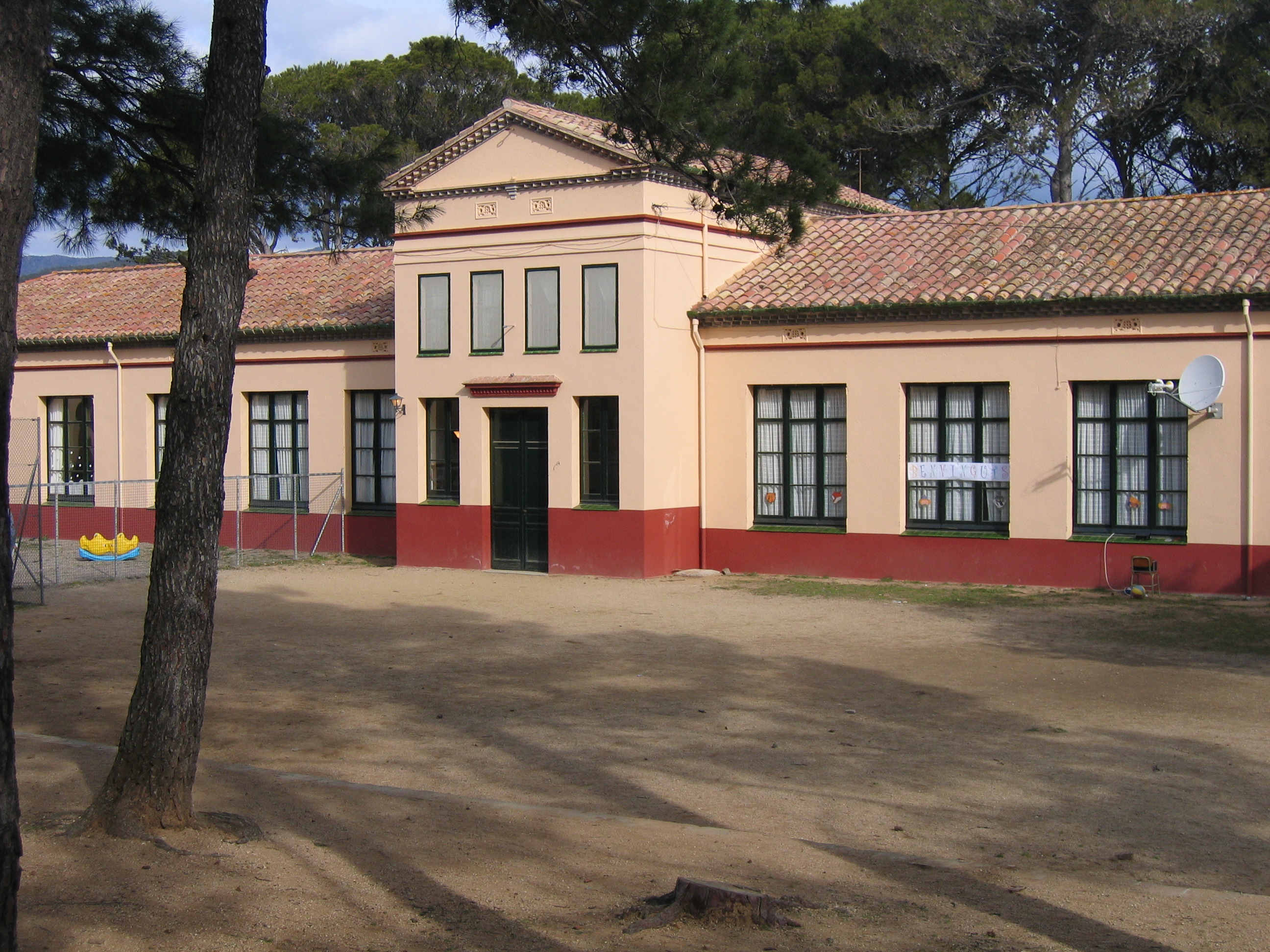 Escola Mont-roig