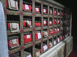Biblioteca en una gompa en la zona de Leh
