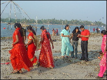 En la playa de Fort Cochin en Nochevieja