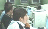 alumnes a classe d'electrnica