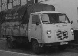 Camion AVIA 2500.