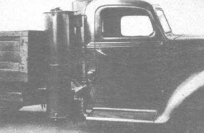 Gasogeno marca Autoforo sobre camion Ford en 1942.
