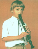 Foto nen amb flauta