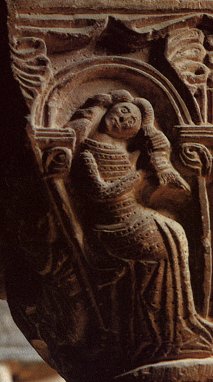 Santa Maria de l'Estany. Capitell amb una dama pentinant-se. Foto (X.Xort).