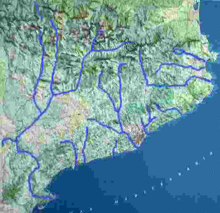 Mapa físic de Catalunya amb els rius dibuixats.