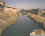 La s�quia a l'entrada de l'Agulla