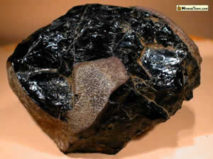 Obsidiana_volcanica.jpg
