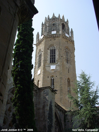 Seu Vella de Lleida. Detall Campanar des del claustre.