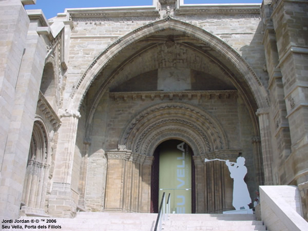 Seu Vella de Lleida. Detall. Porta dels Fillols.