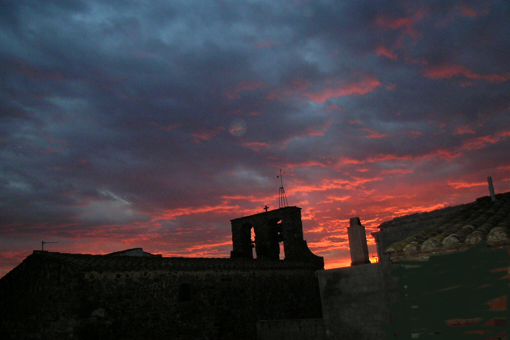 Una posta de sol des de la terrassa del taller