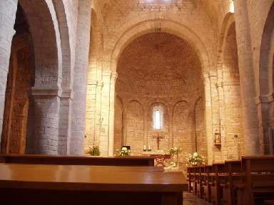 Nau central de l'església de Vilabertran