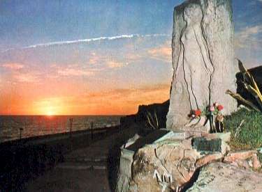 (c) Monumento a Alfonsina Storni