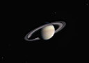 Foto de Saturno y cuatro satélites en color verdadero