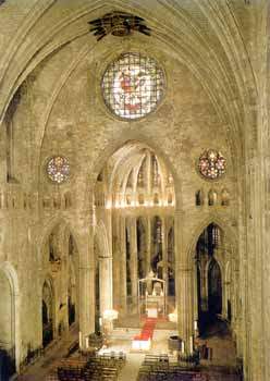 Interior d'una catedral